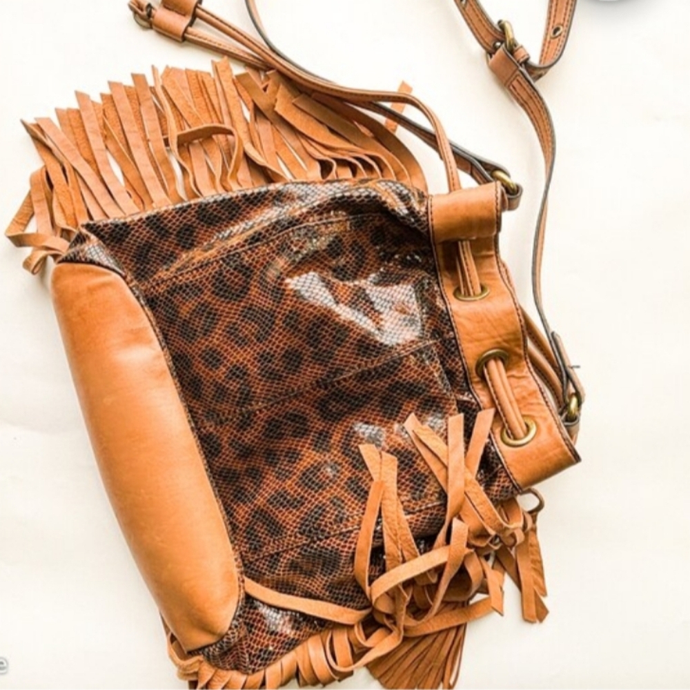 Betsey Johnson 1990s Cheetah Print Leather Shoulder Bag | 90s Brown Animal Print - Picture 5 of 11